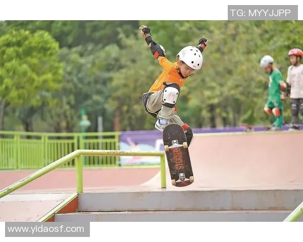 滑板战术解析杭州滑板队如何运用包夹体系提升团队协作与竞技水平